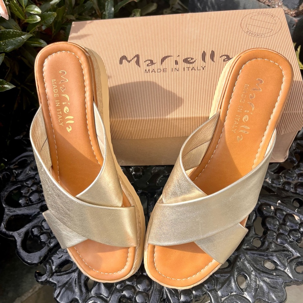 Mariella Gold Leather Cross-Band leather platform sandal